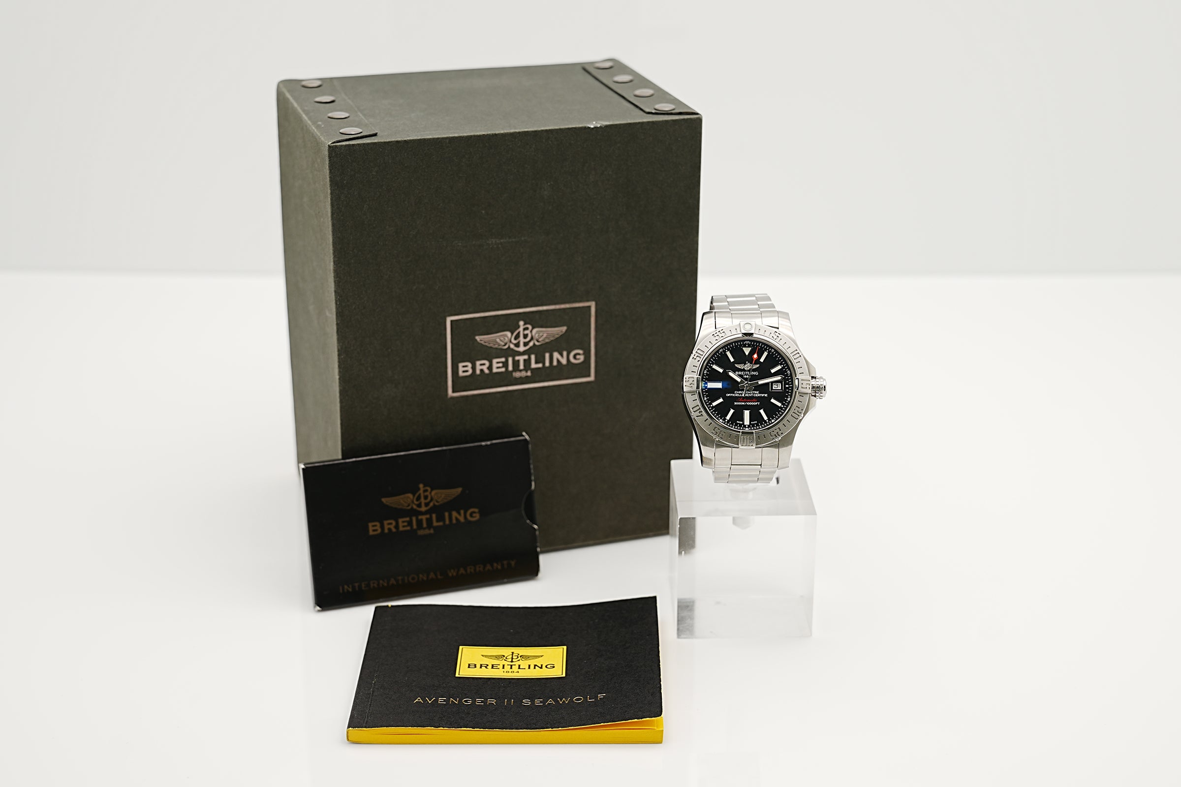 Breitling  Avenger II Seawolf  A1733110/BC30