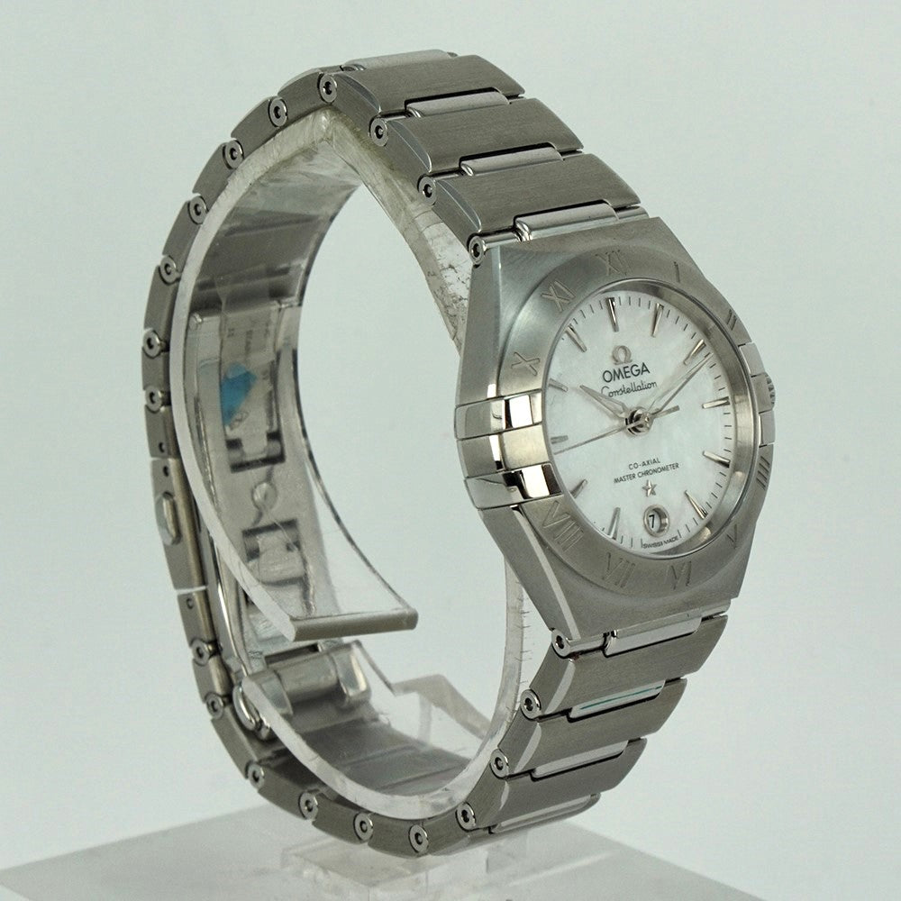 Omega Constellation  Master Chronometer Manhattan